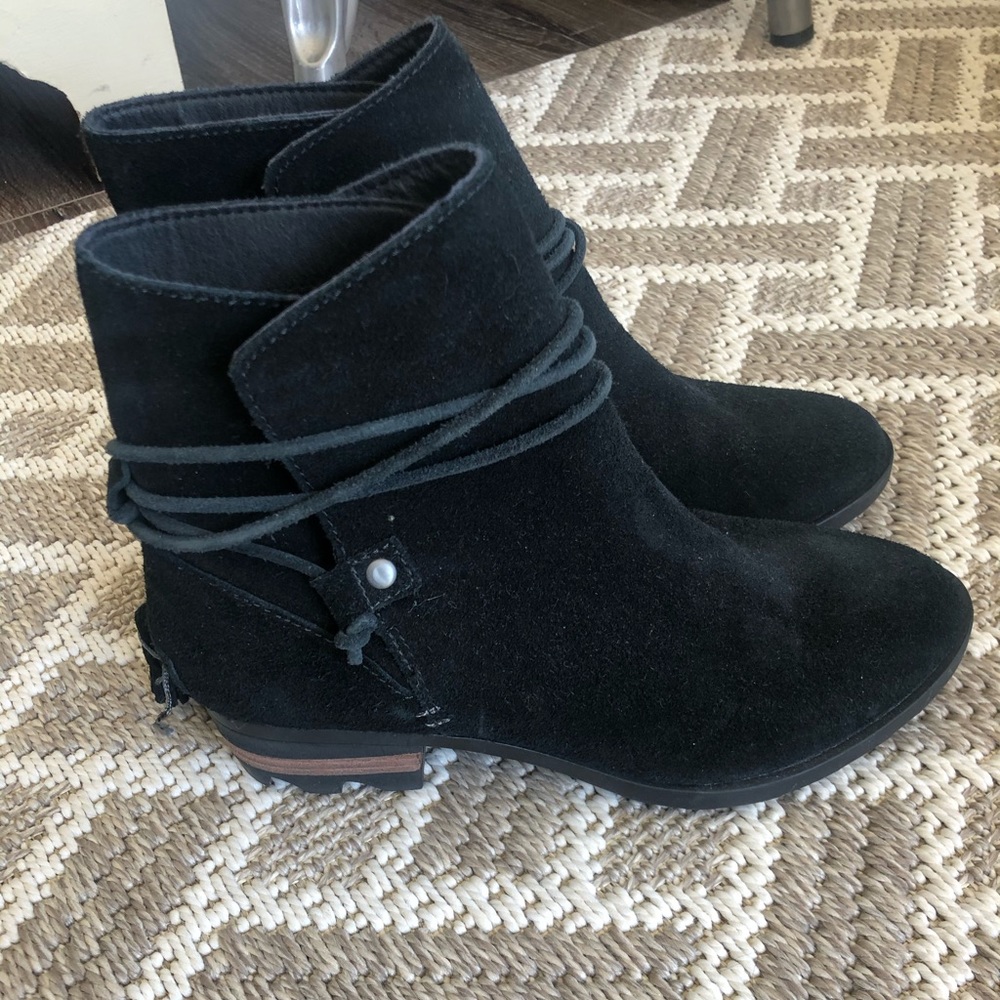 Sorel ankle suede boots